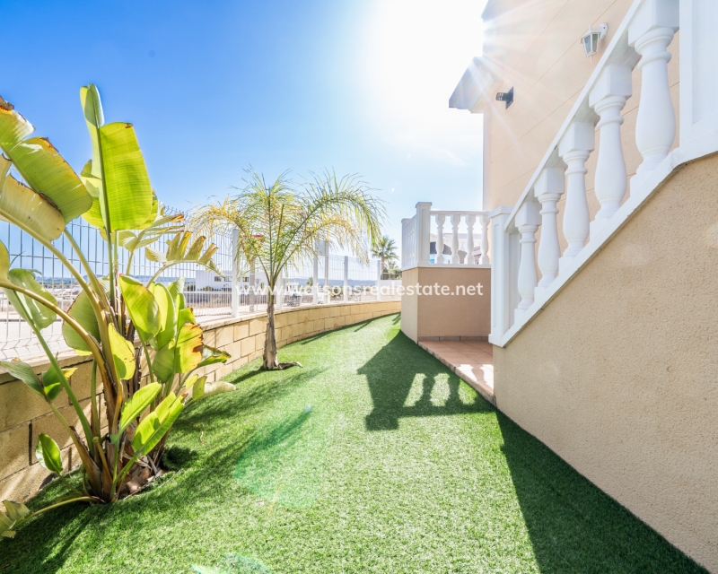 Resale - Detached - Urb. La Marina