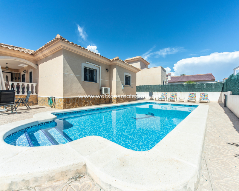 Resale - Detached - Urb. La Marina