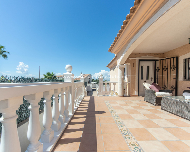 Resale - Detached - Urb. La Marina