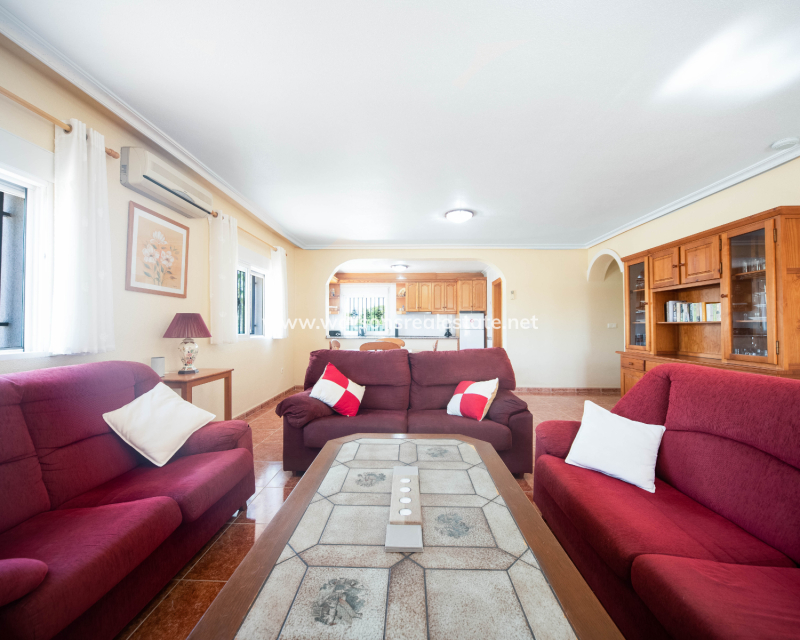 Resale - Detached - Urb. La Marina