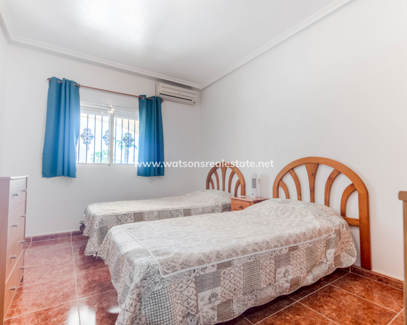 Resale - Detached - Urb. La Marina