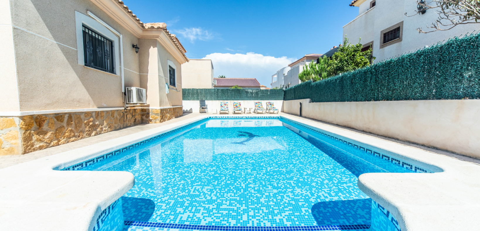 Resale - Detached - Urb. La Marina