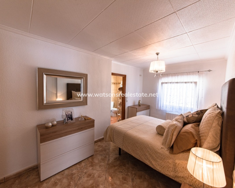 Resale - Detached - Urb. La Marina