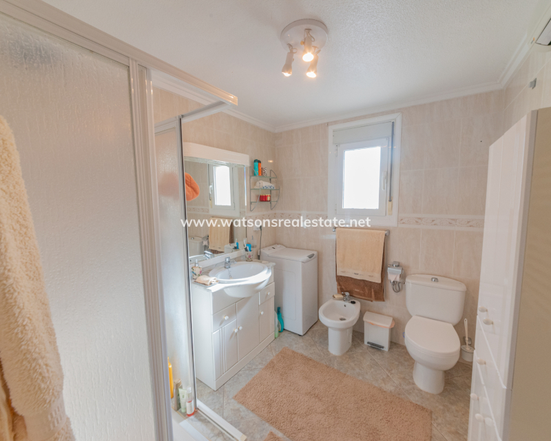 Resale - Detached - Urb. La Marina