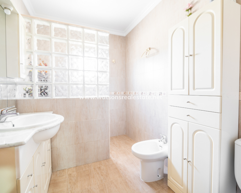 Resale - Detached - Urb. La Marina