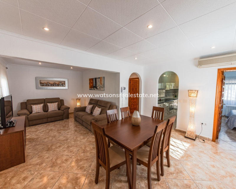 Resale - Detached - Urb. La Marina
