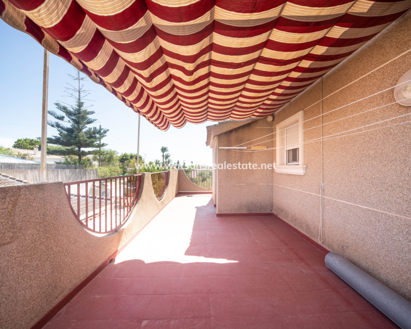 Resale - Detached - Urb. La Marina