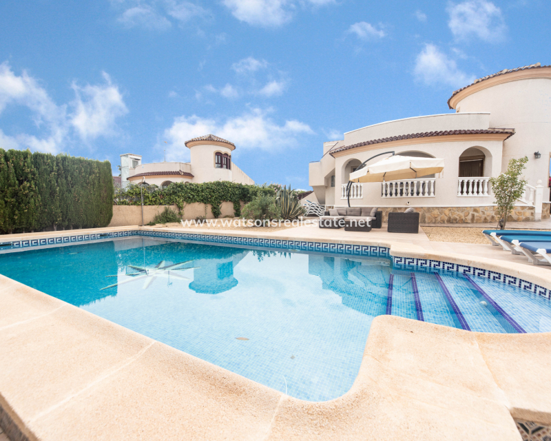 Resale - Detached - Urb. La Marina