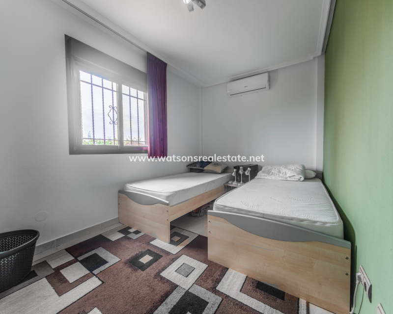 Resale - Detached - Urb. La Marina