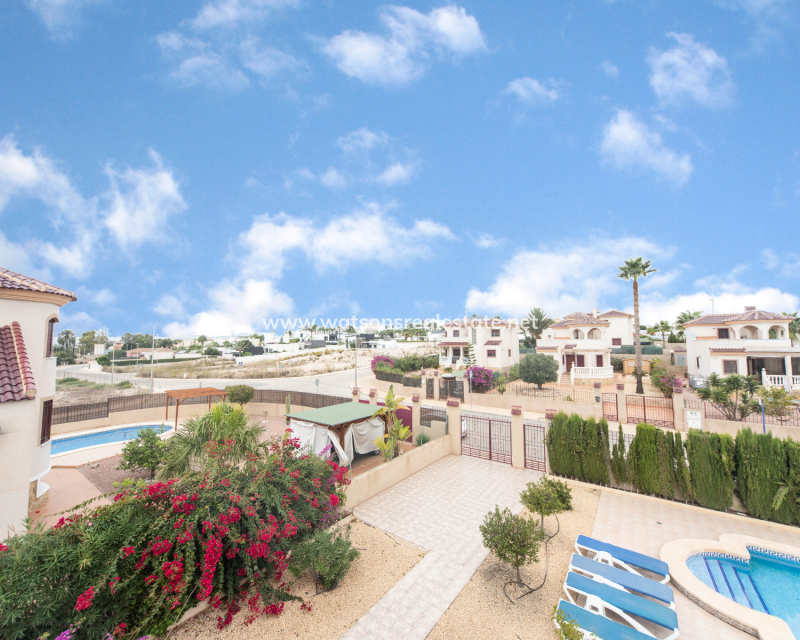 Resale - Detached - Urb. La Marina