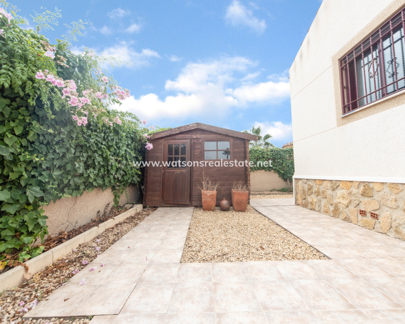 Resale - Detached - Urb. La Marina