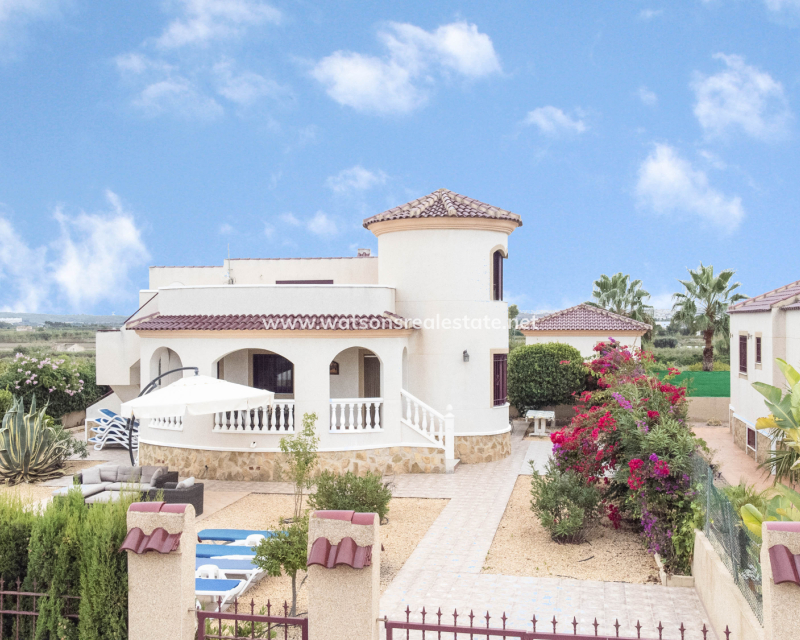 Resale - Detached - Urb. La Marina