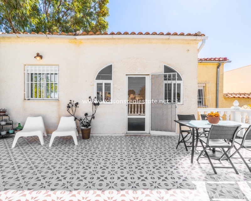 Resale - Detached - Urb. La Marina