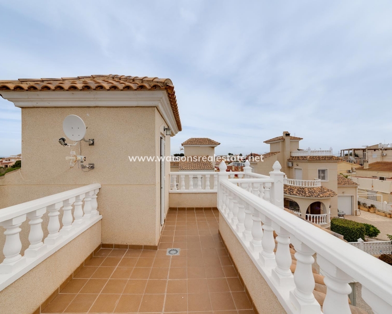 Resale - Detached - Urb. La Marina