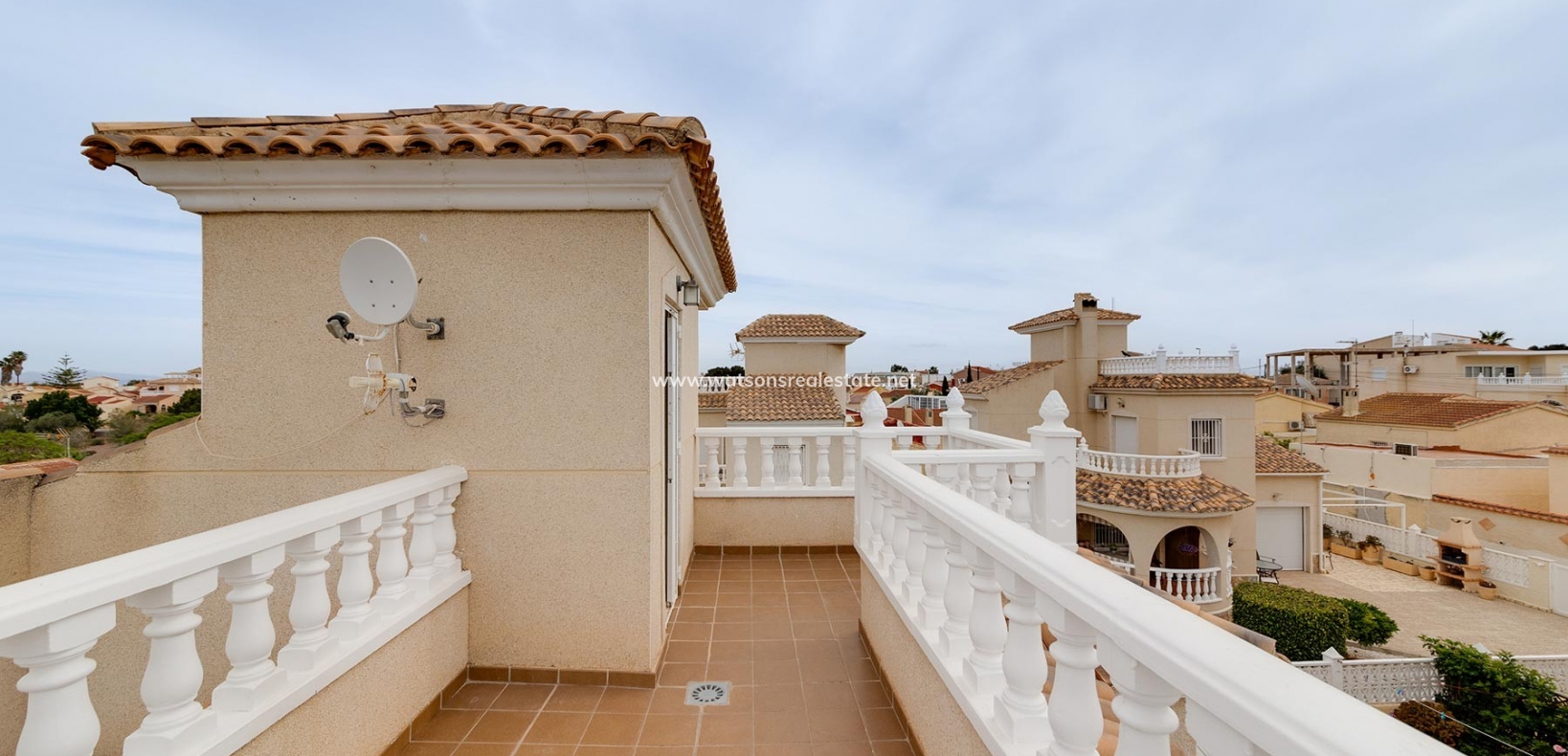 Resale - Detached - Urb. La Marina