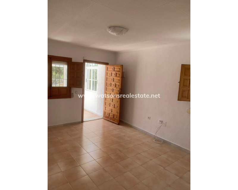 Resale - Detached - Urb. La Marina