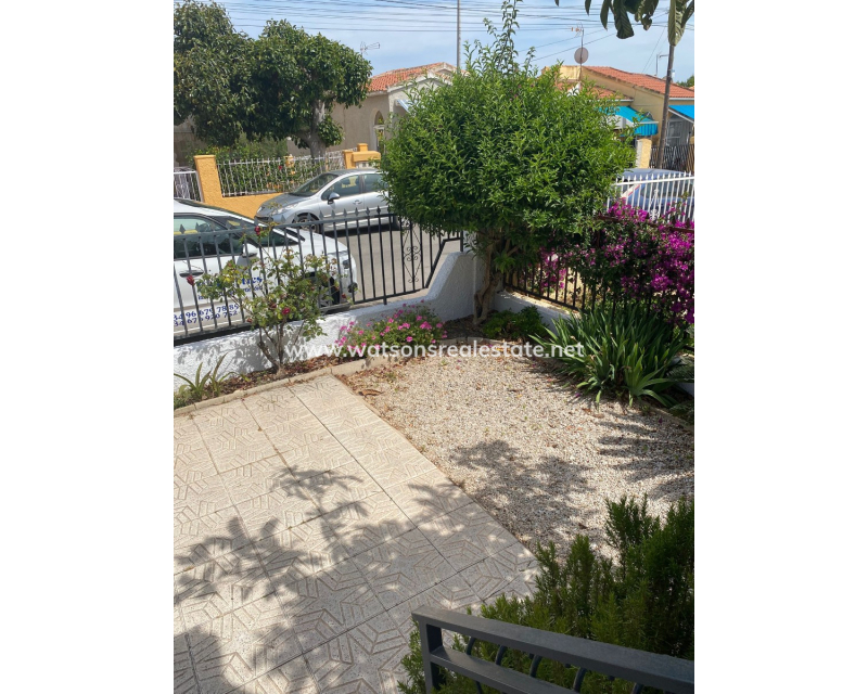 Resale - Detached - Urb. La Marina