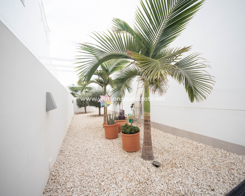 Resale - Detached - Urb. La Marina
