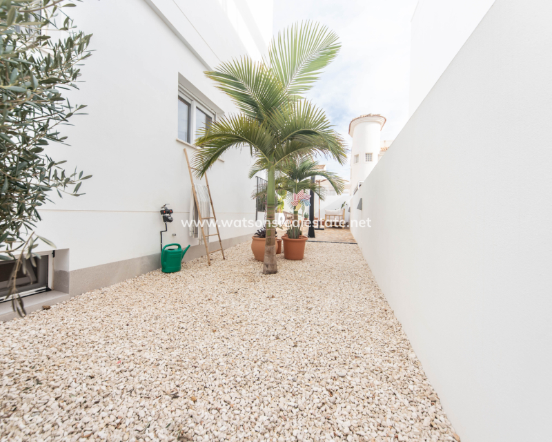 Resale - Detached - Urb. La Marina