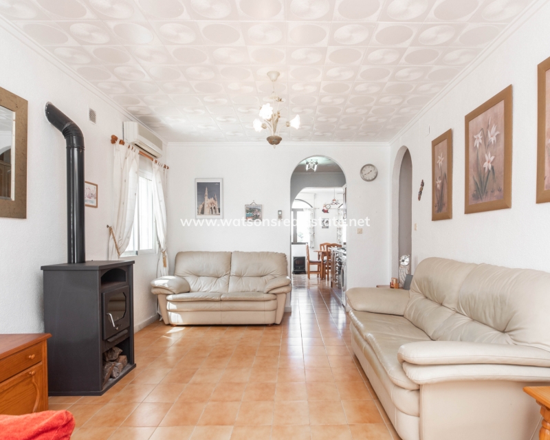 Resale - Detached - Urb. La Marina