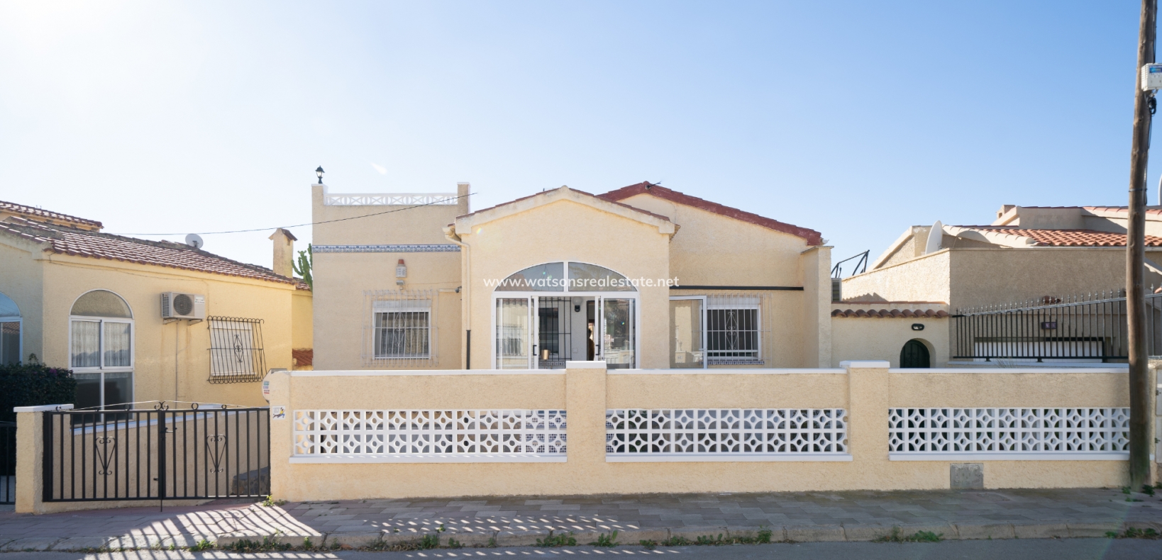 Resale - Detached - Urb. La Marina