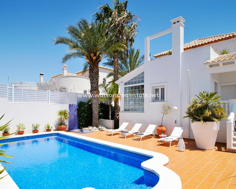 Resale - Detached - Urb. La Marina