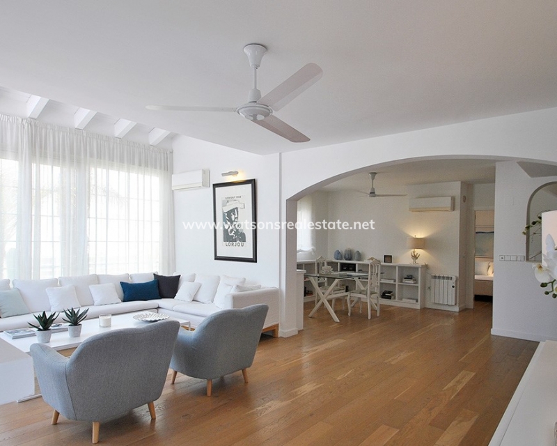 Resale - Detached - Urb. La Marina