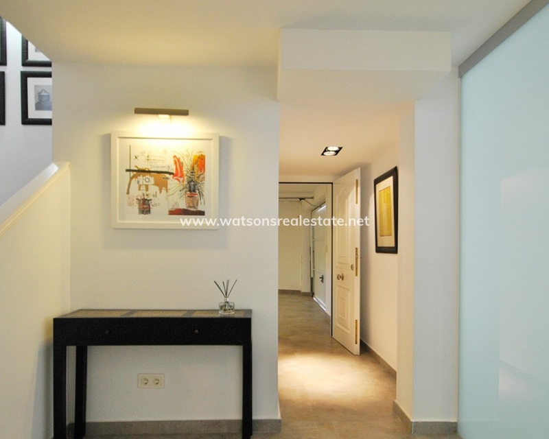 Resale - Detached - Urb. La Marina