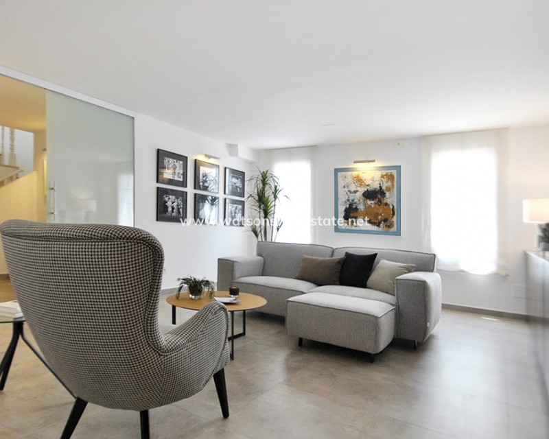 Resale - Detached - Urb. La Marina