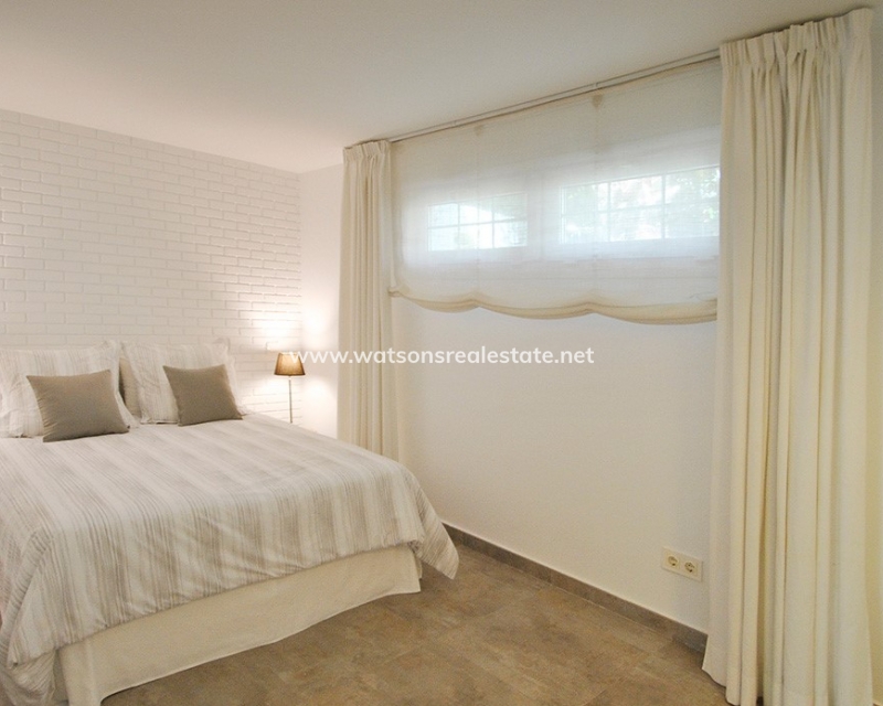 Resale - Detached - Urb. La Marina