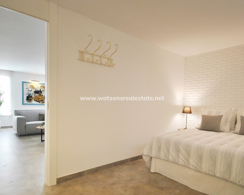 Resale - Detached - Urb. La Marina