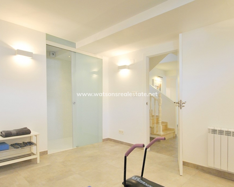 Resale - Detached - Urb. La Marina