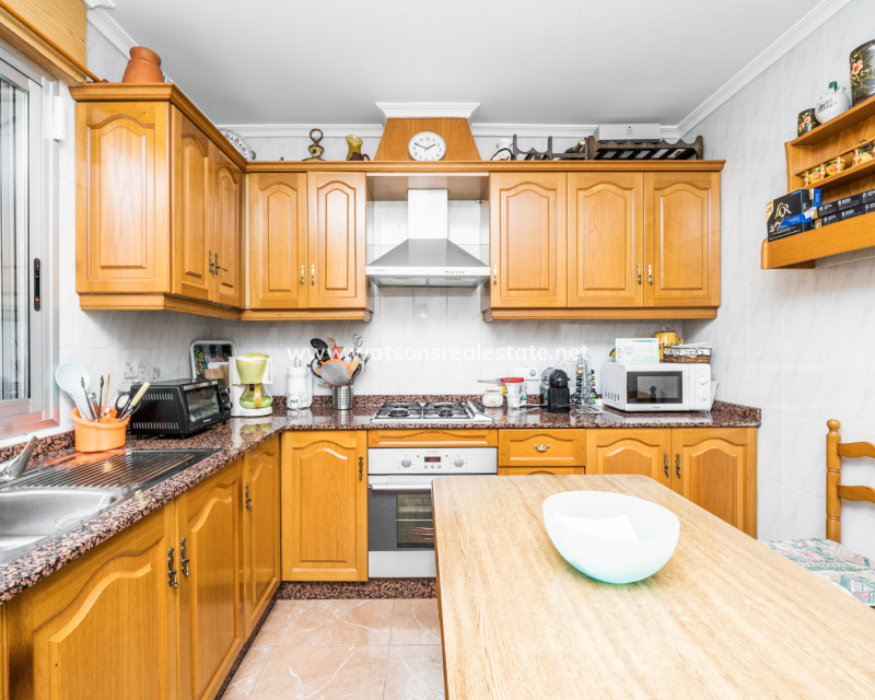 Resale - Detached - Urb. La Marina