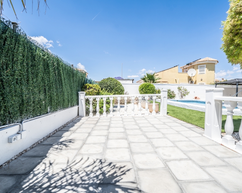 Resale - Detached - Urb. La Marina