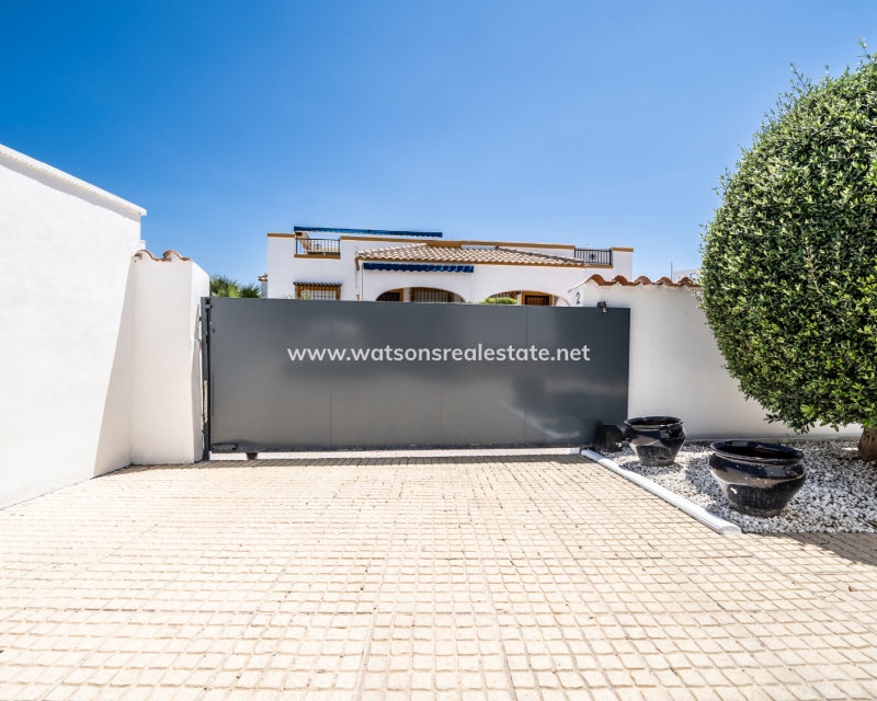 Resale - Detached - Urb. La Marina