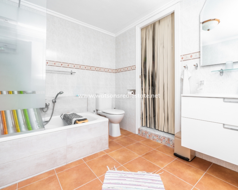 Resale - Detached - Urb. La Marina