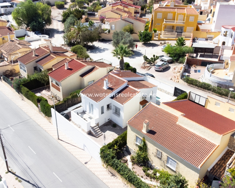 Resale - Detached - Urb. La Marina