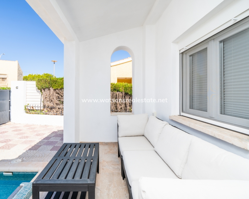 Resale - Detached - Urb. La Marina