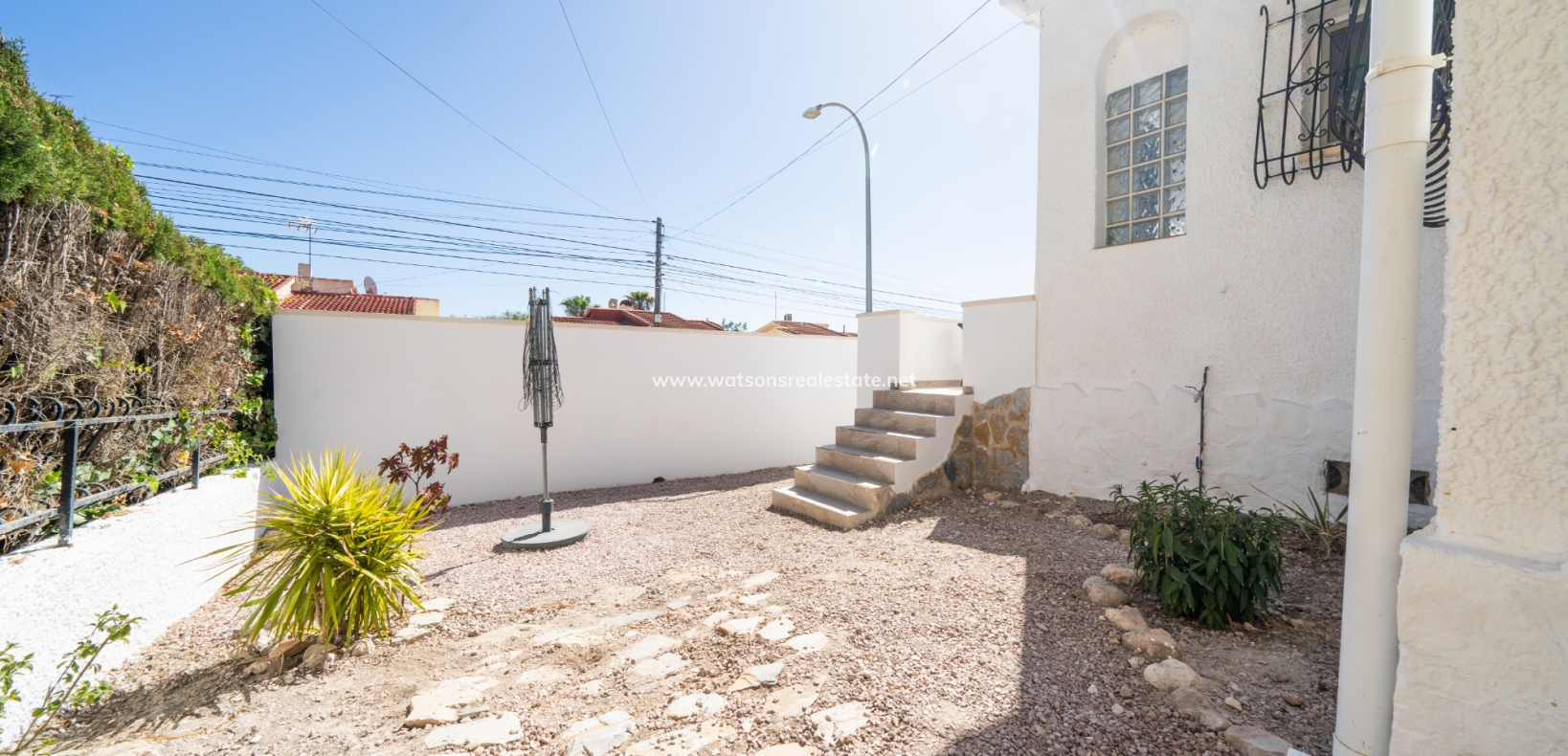 Resale - Detached - Urb. La Marina