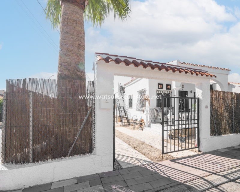 Resale - Detached - Urb. La Marina