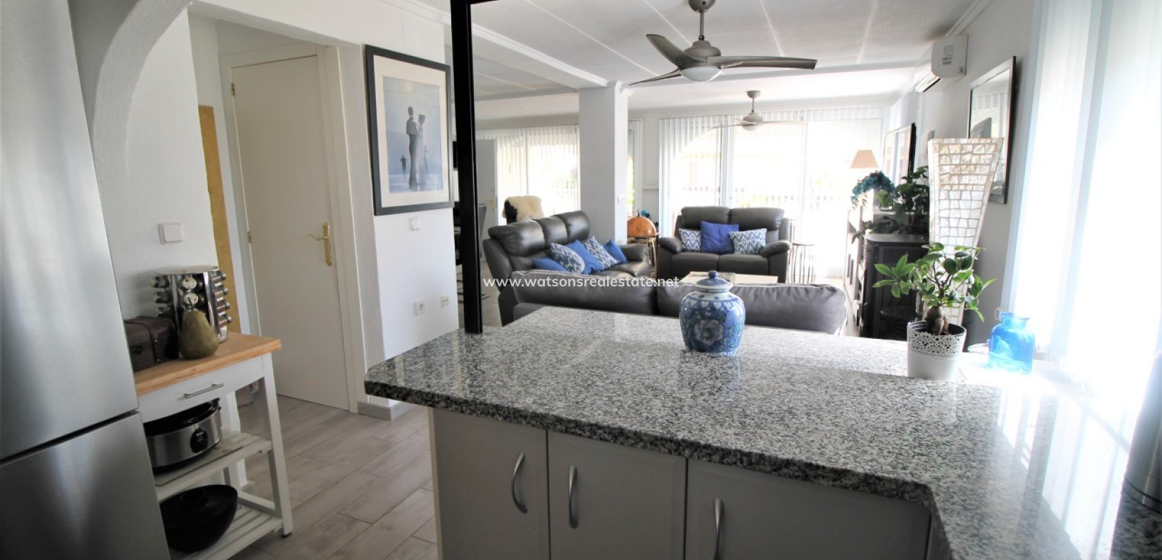 Resale - Detached - Urb. La Marina