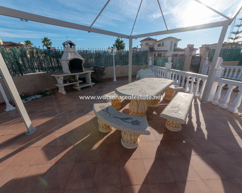 Resale - Detached - Urb. La Marina