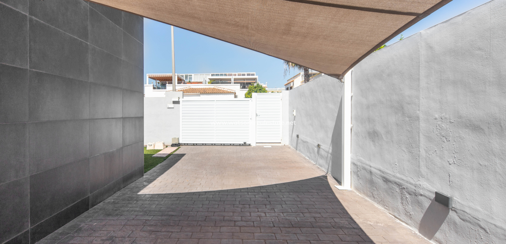 Resale - Detached - Urb. La Marina