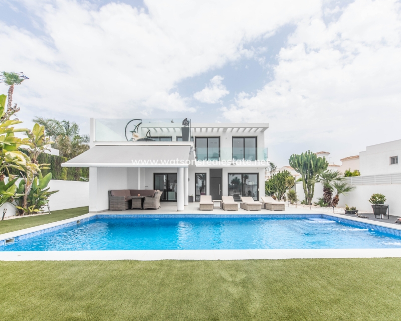 Resale - Detached - Urb. La Marina