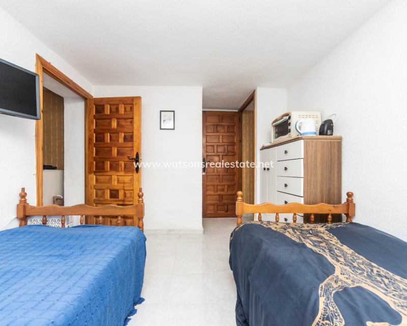 Resale - Detached - Urb. La Marina