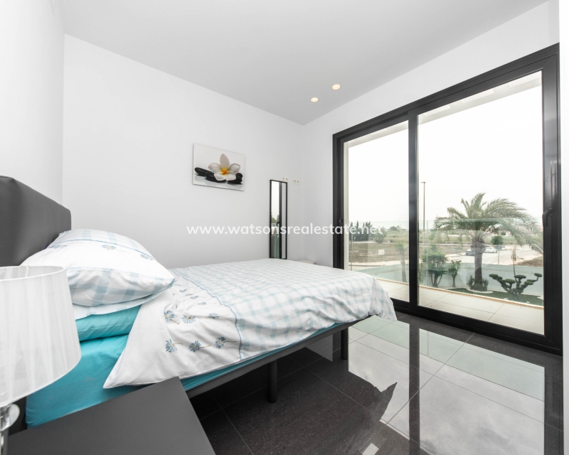 Resale - Detached - Urb. La Marina