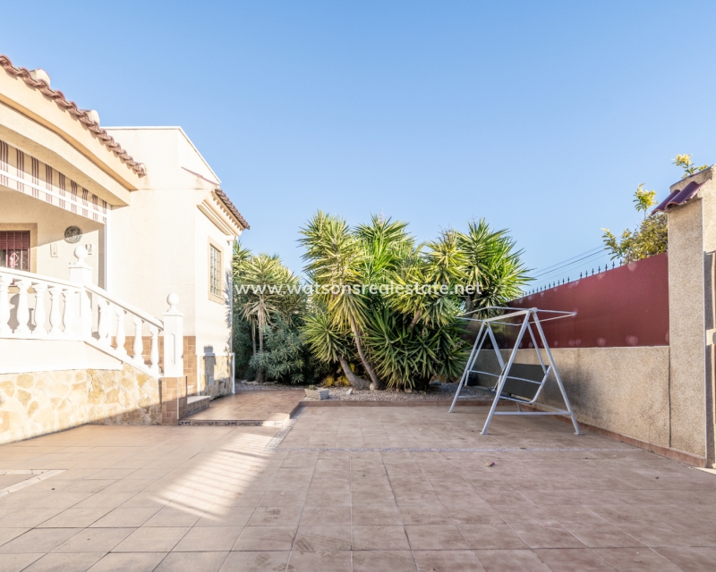 Resale - Detached - Urb. La Marina