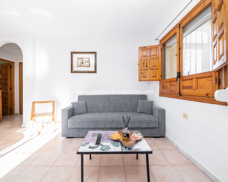 Resale - Detached - Urb. La Marina