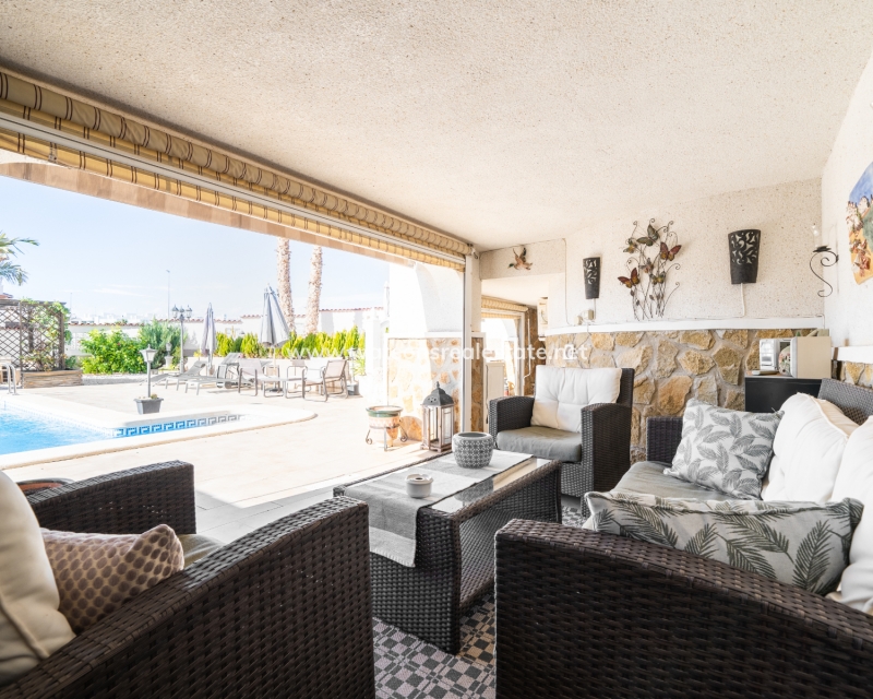 Resale - Detached - Urb. La Marina