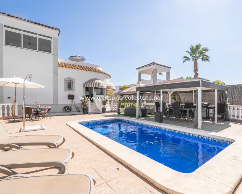 Resale - Detached - Urb. La Marina